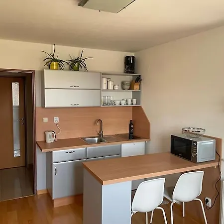 útulný S Parkovaním V Objekte * Vrbove