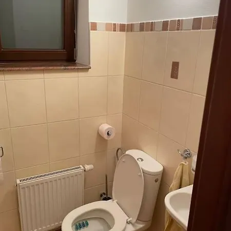 Utulny S Parkovanim V Objekte Vrbove