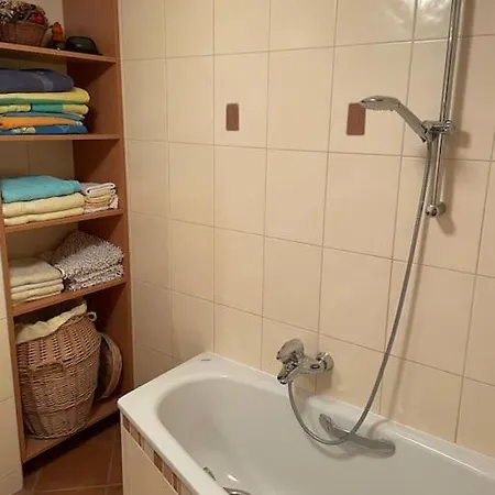 útulný S Parkovaním V Objekte Apartmán