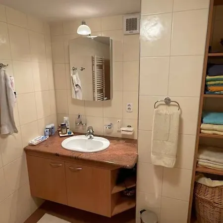 Utulny S Parkovanim V Objekte Vrbove