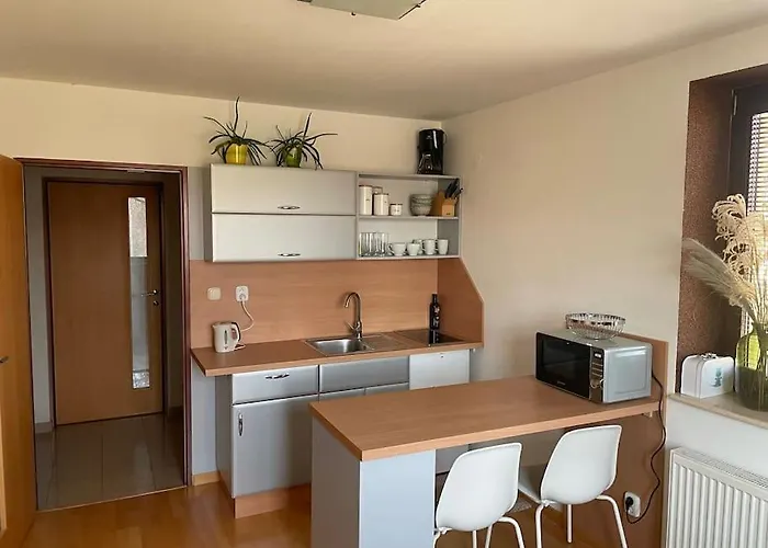 Utulny S Parkovanim V Objekte * Vrbove