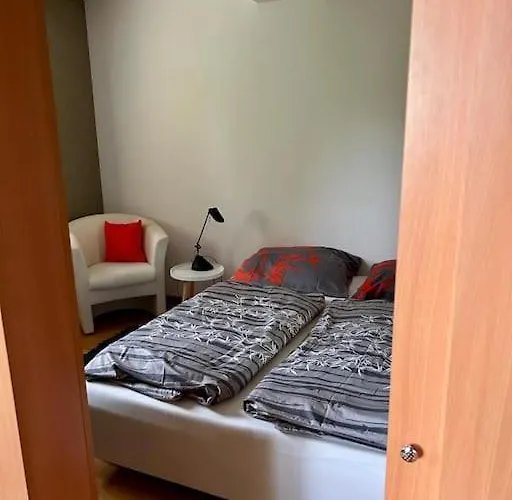 Utulny S Parkovanim V Objekte Apartament