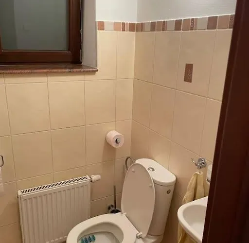 Utulny S Parkovanim V Objekte Vrbove