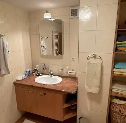 Utulny S Parkovanim V Objekte Vrbove